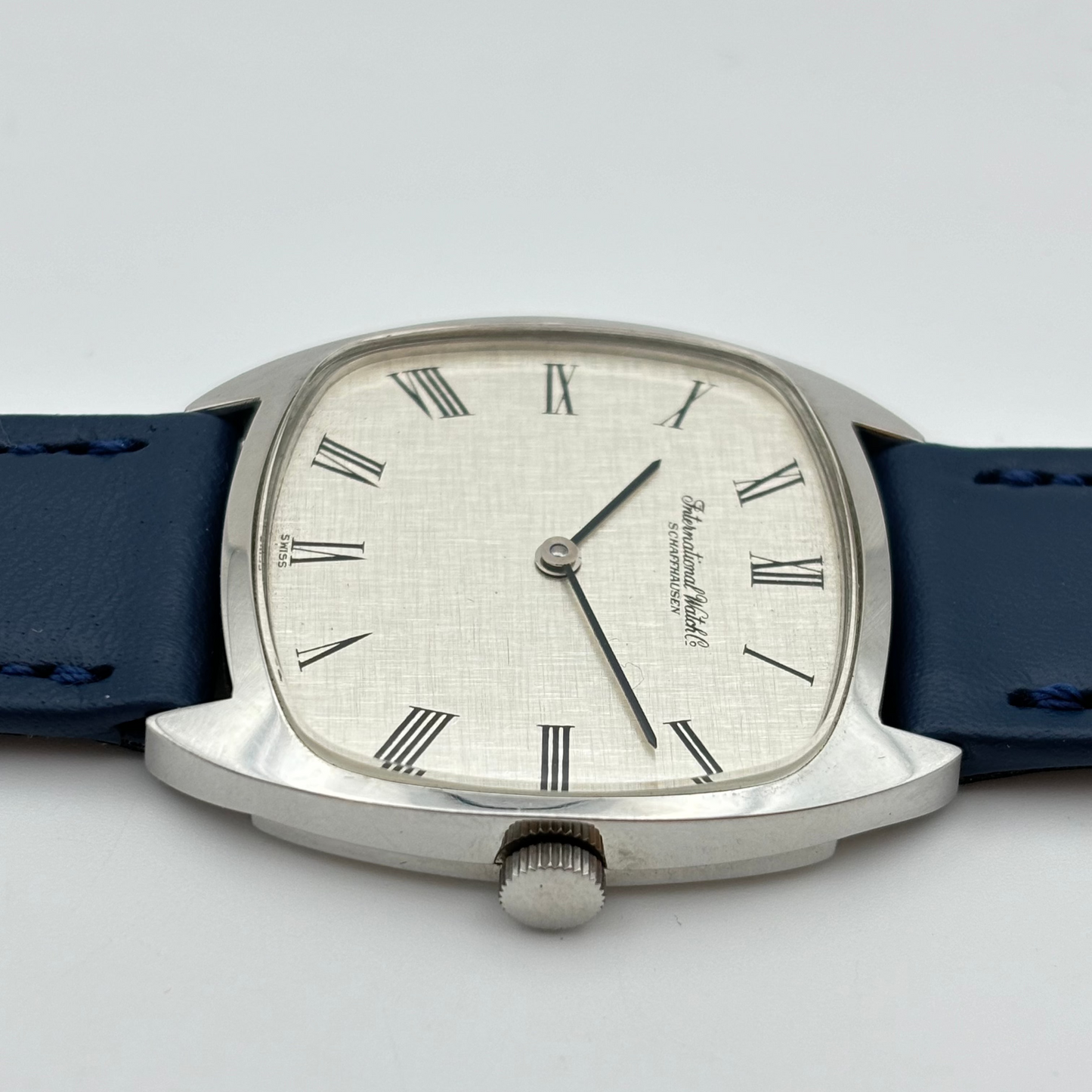 IWC シャフハウゼン 腕時計 メンズ 手巻き Ref.2581 Cal.C.423 1973年製 クッションケース