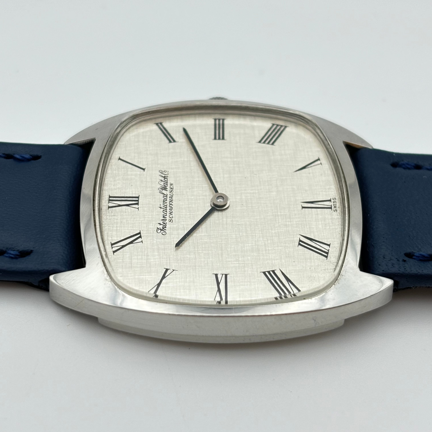 IWC シャフハウゼン 腕時計 メンズ 手巻き Ref.2581 Cal.C.423 1973年製 クッションケース