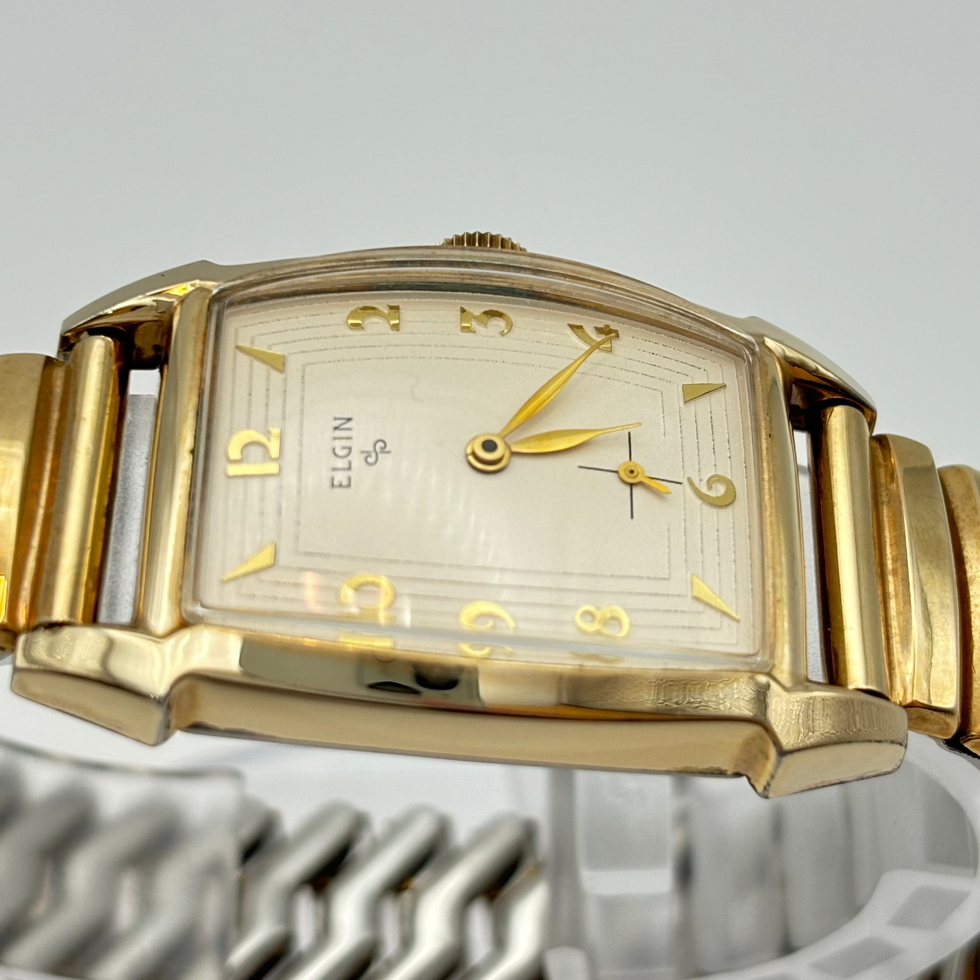 ELGIN / エルジン 腕時計 メンズ トノー 手巻き スモセコ 1950年代製 ELGIN / エルジン 腕時計 メンズ トノー 手巻き スモセコ 1950年代製