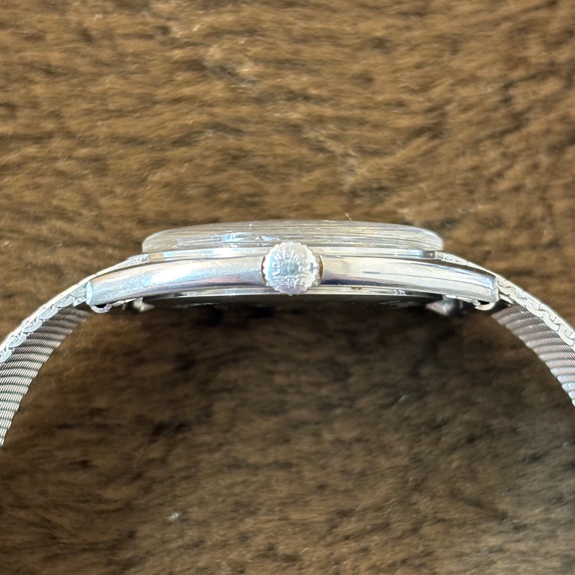 手巻き 稼働品 ロンジン ペア腕時計 シェルアラビア数字文字盤 手巻き 稼働品 ロンジン ペア腕時計 シェルアラビア数字文字盤